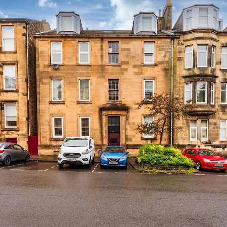 Cosy Retreat - Charming 2-Bed Apartment Greenock Exterior foto