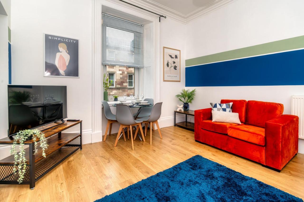Cosy Retreat - Charming 2-Bed Apartment Greenock Exterior foto