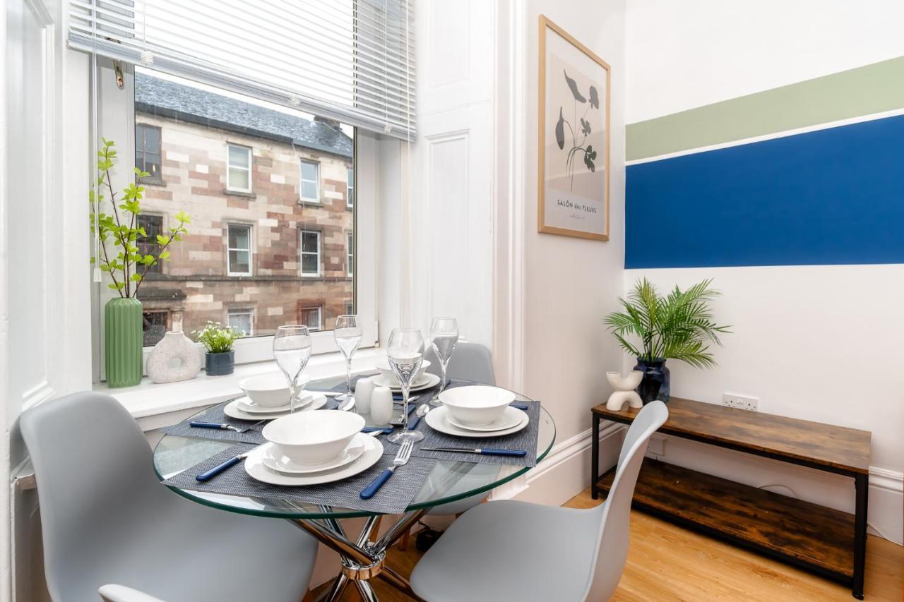 Cosy Retreat - Charming 2-Bed Apartment Greenock Exterior foto